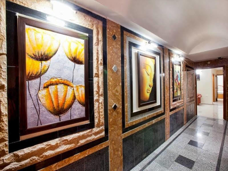 Treebo Trend Woodsvilla Suites Bapu Nagar Jaipur Exterior photo